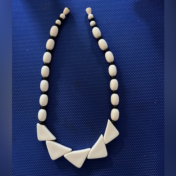 Vintage Art Deco style necklace Avon - Picture 1 of 4